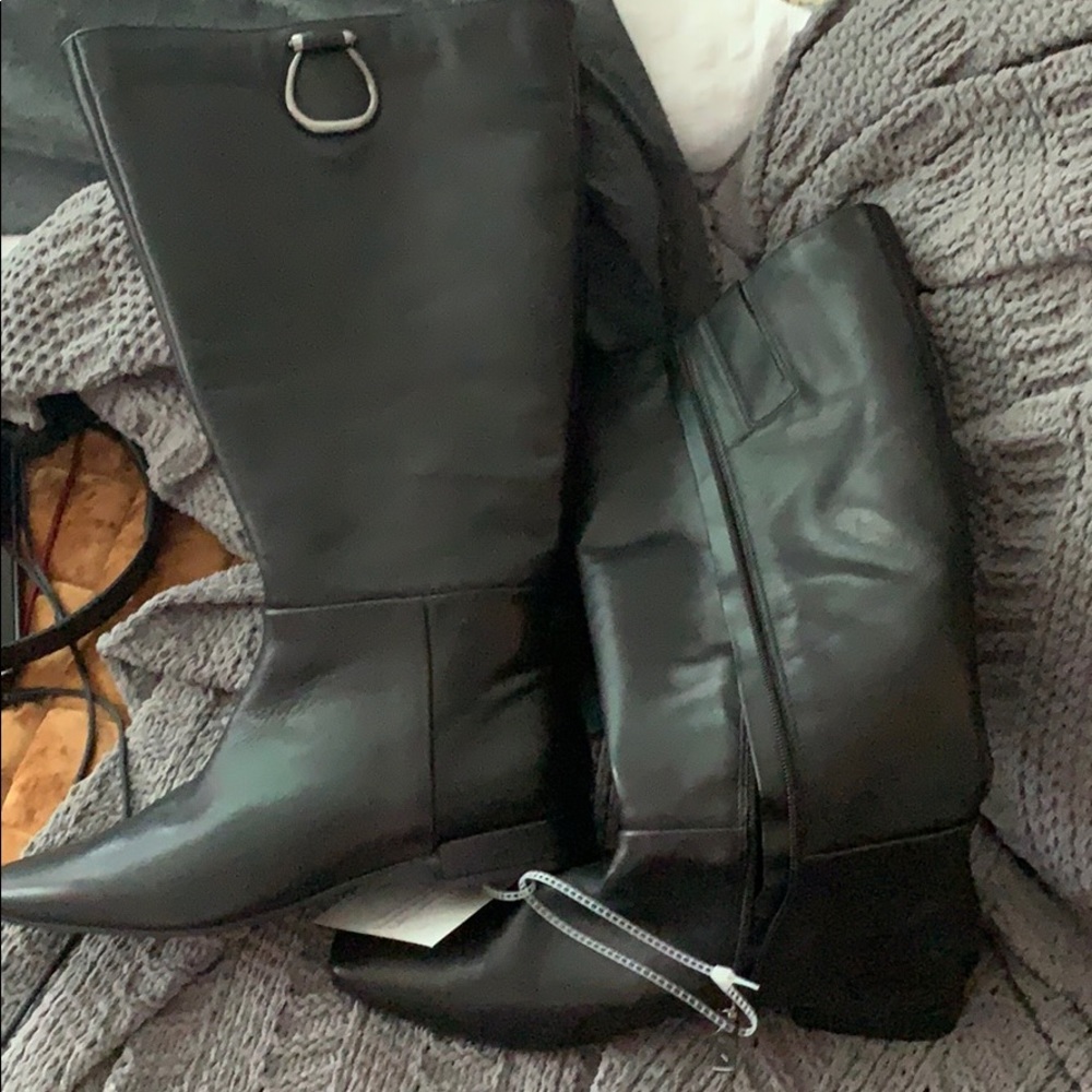 Black boots